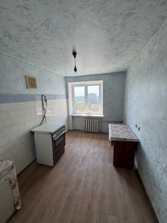 Продам крупногабаритную 3-х комнатную квартиру Макеевка