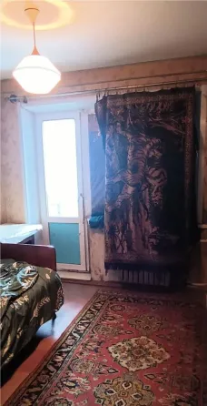 Продается 2 ком м-н октябрьский Донецк