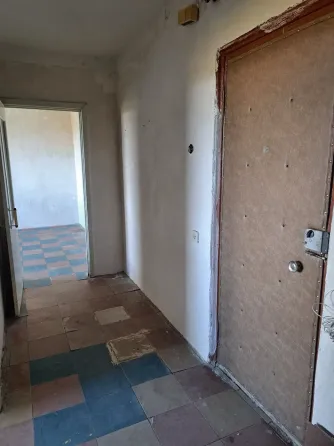 Продается квартира под ремонт. Макеевка