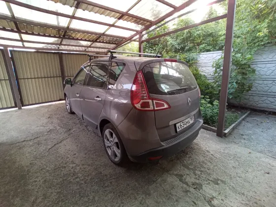 Продам минивэн Renault Scenic 3 2010 года Донецк