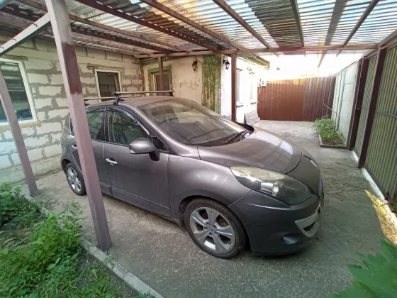 Продам минивэн Renault Scenic 3 2010 года Донецк