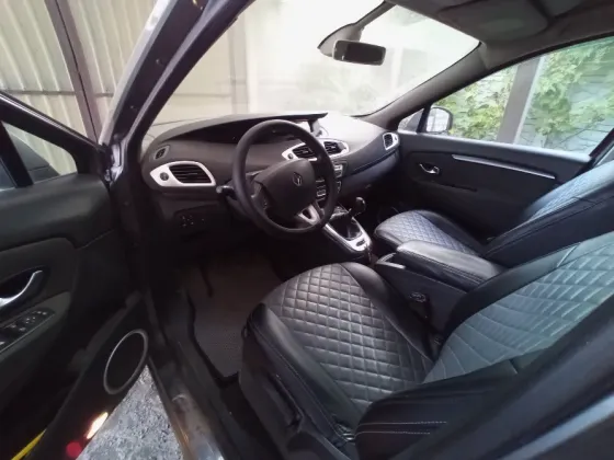 Продам минивэн Renault Scenic 3 2010 года Донецк