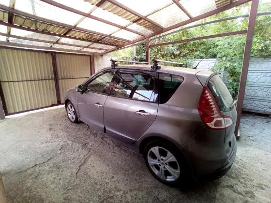 Продам минивэн Renault Scenic 3 2010 года Донецк