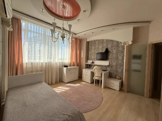 Продам 4-х комн. квартиру в новострое Донецк