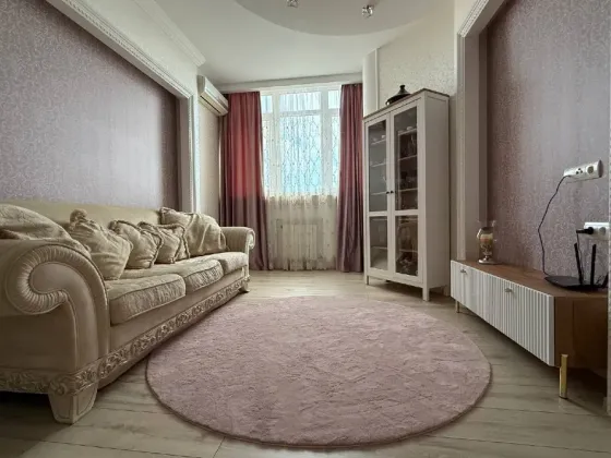 Продам 4-х комн. квартиру в новострое Донецк