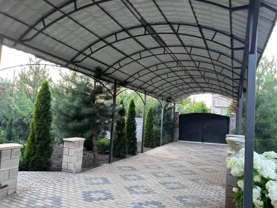 Продается дом с участком и гаражом в Калининском районе! Донецк