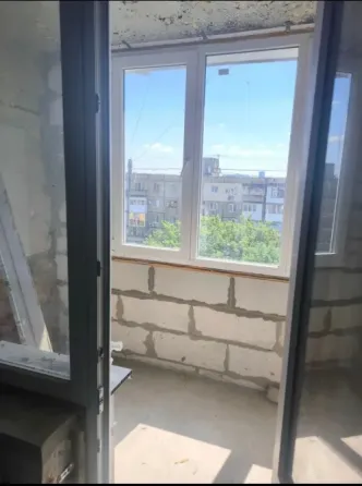 Продается 3-х комн. кв-ра г.Донецк, бульвар Школьный Донецк