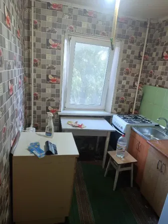 Сдам Квартиру 1 комнатную м-н Зелый 4 этаж Макеевка