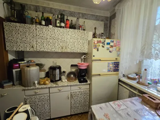 Продам крупногабаритную 2-х к квартиру под ремонт, Донецк, ул. Московская. Донецк