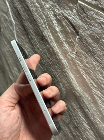 iPhone 16 256 белый Донецк
