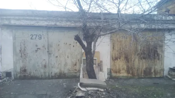Продам 2 гаража рядом Мариуполь