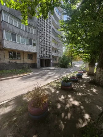 Продаётся с водой просторная 2-х комнатная квартира по улице Кольцова Донецк