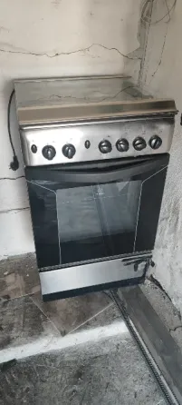 Продам газовую плиту , самовывоз 3500р Макеевка