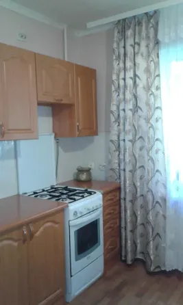 Сдам 3-х ком. кв. Прожекторная,есть вся мебель и техника. Донецк