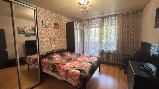 Сдается в аренду крупногабаритную 2 к кв-ру в Центре, ор-р Дом с часами Мариуполь