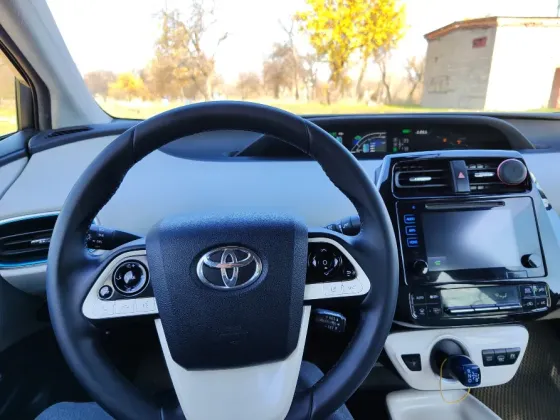 Toyota Prius Prime (PHV) Донецк