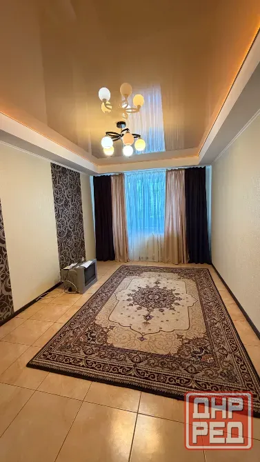 Продаю 3-х комнатную теплую квартиру с новым ремонтом, автономным отоплением Шахтерск - изображение 1