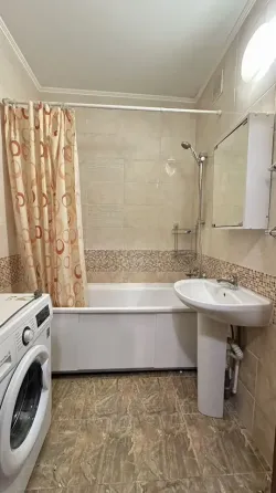 Сдаётся 2 комнатная квартира 48м² Ворошиловский р-н, Дом быта Кальмиус, Комсомольский проспект Донецк