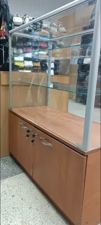 Торговое оборудование б/у в нормальном состоянии Донецк