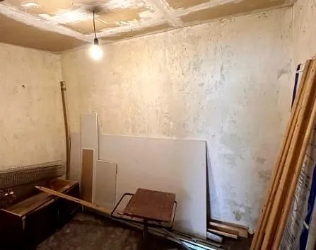 Продам 2к.кв-ру. на земле. Кировский р-н. мкр. Лидиевка. Ориентир мрэо. ул.Патриса Лулумбы. Донецк