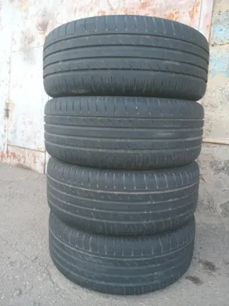 Продаю комплект резины 205 50 16,низкий профель Донецк