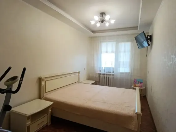 Продаётся 3-х комнатная квартира в Кировском районе, Мирный. Донецк