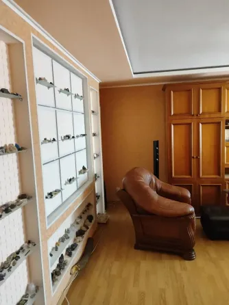 Продаётся 4-х комнатная квартира в Кировском районе, Текстильщик. Донецк