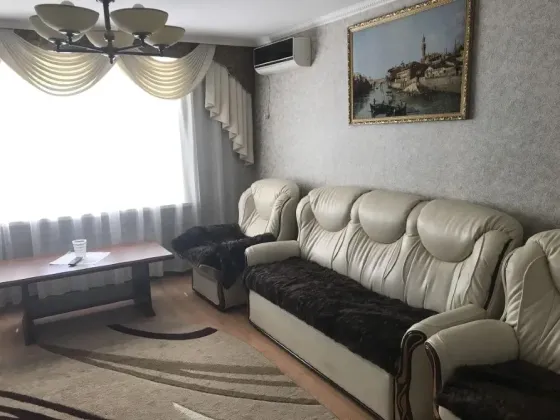 сдам 2х комн. в центре города Донецк