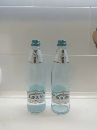 Продам чистые стеклянные бутылки Боржоми Донецк