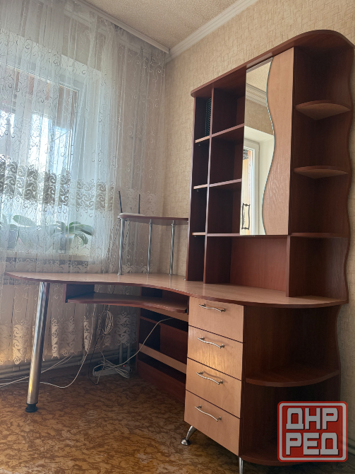 Продам компьютерный стол Макеевка - изображение 1