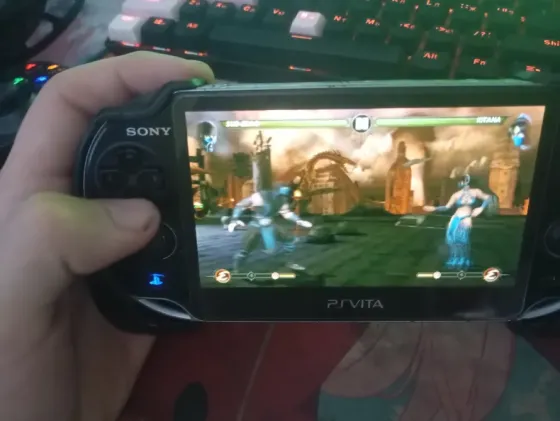 Продам PS VITA (пс Вита) прошитая Донецк