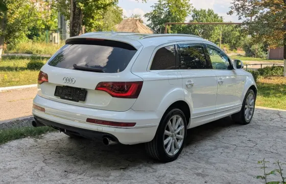 Продам идеальную AudiQ7 ресталинг на полной комплектации Донецк