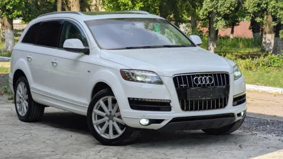 Продам идеальную AudiQ7 ресталинг на полной комплектации Донецк