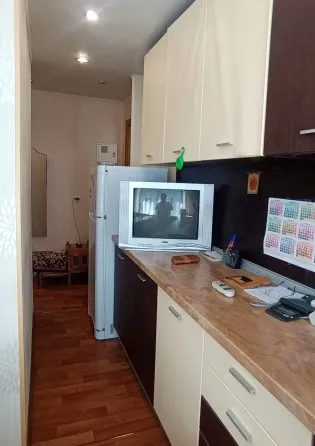 Продам 1к.кв. Куйбышевский р-н. мкр.Октябрьский. Ориентир Октябрьский рынок. ул.Лузина. Донецк