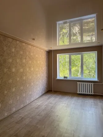 Продается 2 - х комнатная квартира, 1 Площадка, Админпоселок Донецк