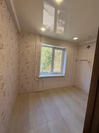 Продается 2 - х комнатная квартира, 1 Площадка, Админпоселок Донецк