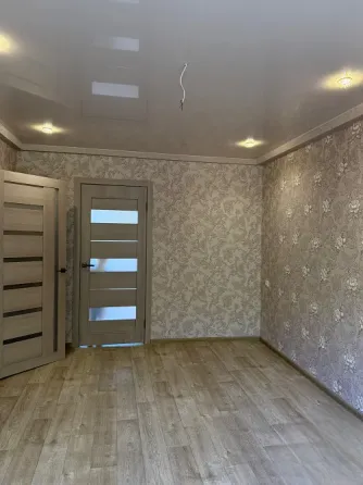 Продается 2 - х комнатная квартира, 1 Площадка, Админпоселок Донецк