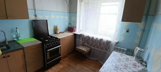 Продам 2-х комнатную в Ворошиловском р-не, Изумруд, ул. Университетская. 2/5. Кирпичный дом. Центр! Донецк