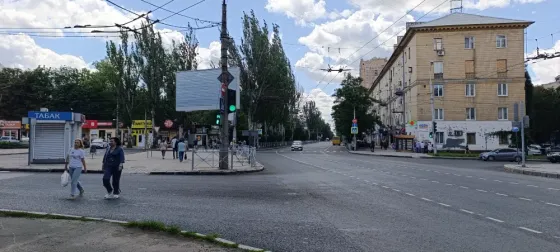 Продам 2-х комнатную в Ворошиловском р-не, Изумруд, ул. Университетская. 2/5. Кирпичный дом. Центр! Донецк