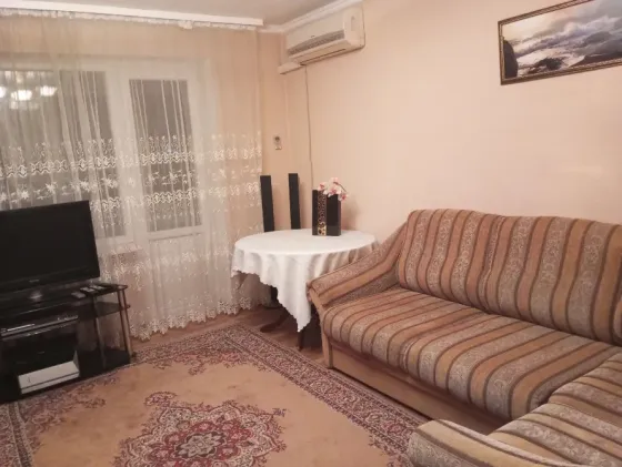 3 комн квартира ленинский, стоматология. отличная, современная Донецк