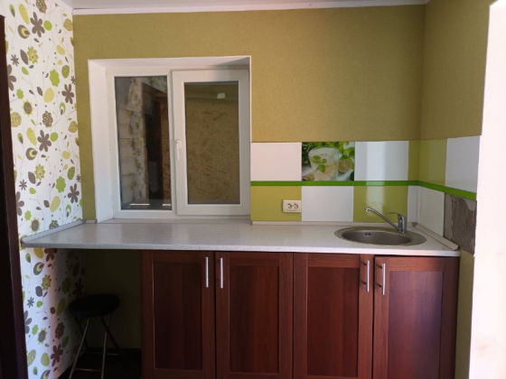 Продается дом. Пролетарский район. 10 соток земли. Цена-1.5000.000 руб. Донецк
