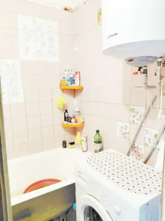 Продам 3-х комн 70 м². Первые Голубые. Три раздельные комнаты, Холл. 5/9 Донецк