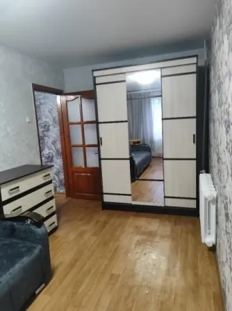 2-комнатная квартира,45м2,1/5,Калининский р-н,Краснофлотская ул.Цена 5млн Донецк