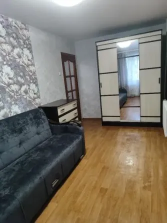 2-комнатная квартира,45м2,1/5,Калининский р-н,Краснофлотская ул.Цена 5млн Донецк