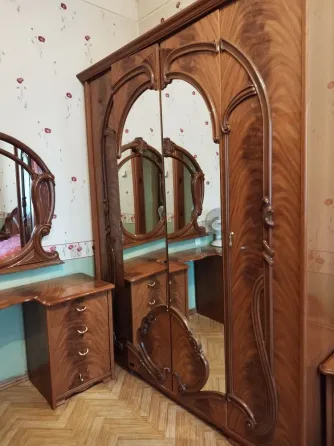 Продам 2-х ком. кв. ул. Артёма. Детский мир. Травматология. Документы готовы. Донецк