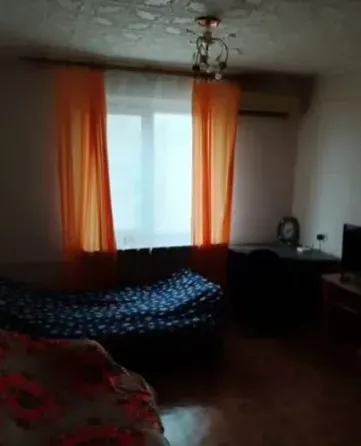 Сдам 2-к квартиру центр Луганск