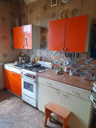 Продажа недорого 2 ком.кв сталинка Ленинский район Донецк
