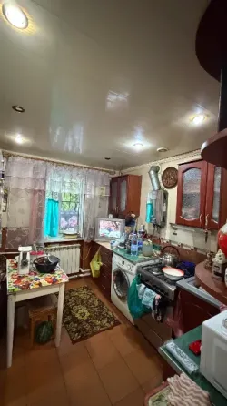 Продам 3-х комнатную квартиру с погребом Шахтерск