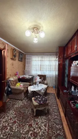 Продам 3-х комнатную квартиру с погребом Шахтерск