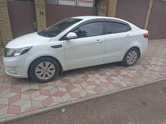 Продам автомобиль Kia Rio III Донецк
